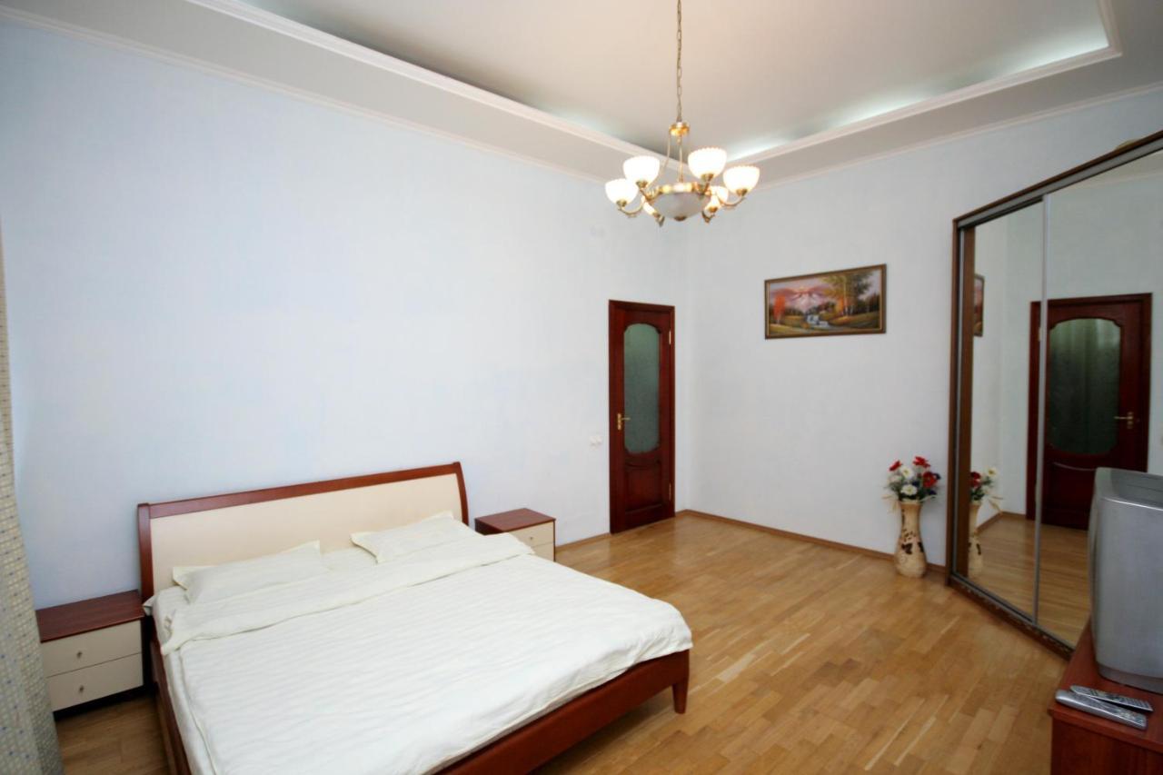 Real Home Apartments In Kiev Center Ngoại thất bức ảnh
